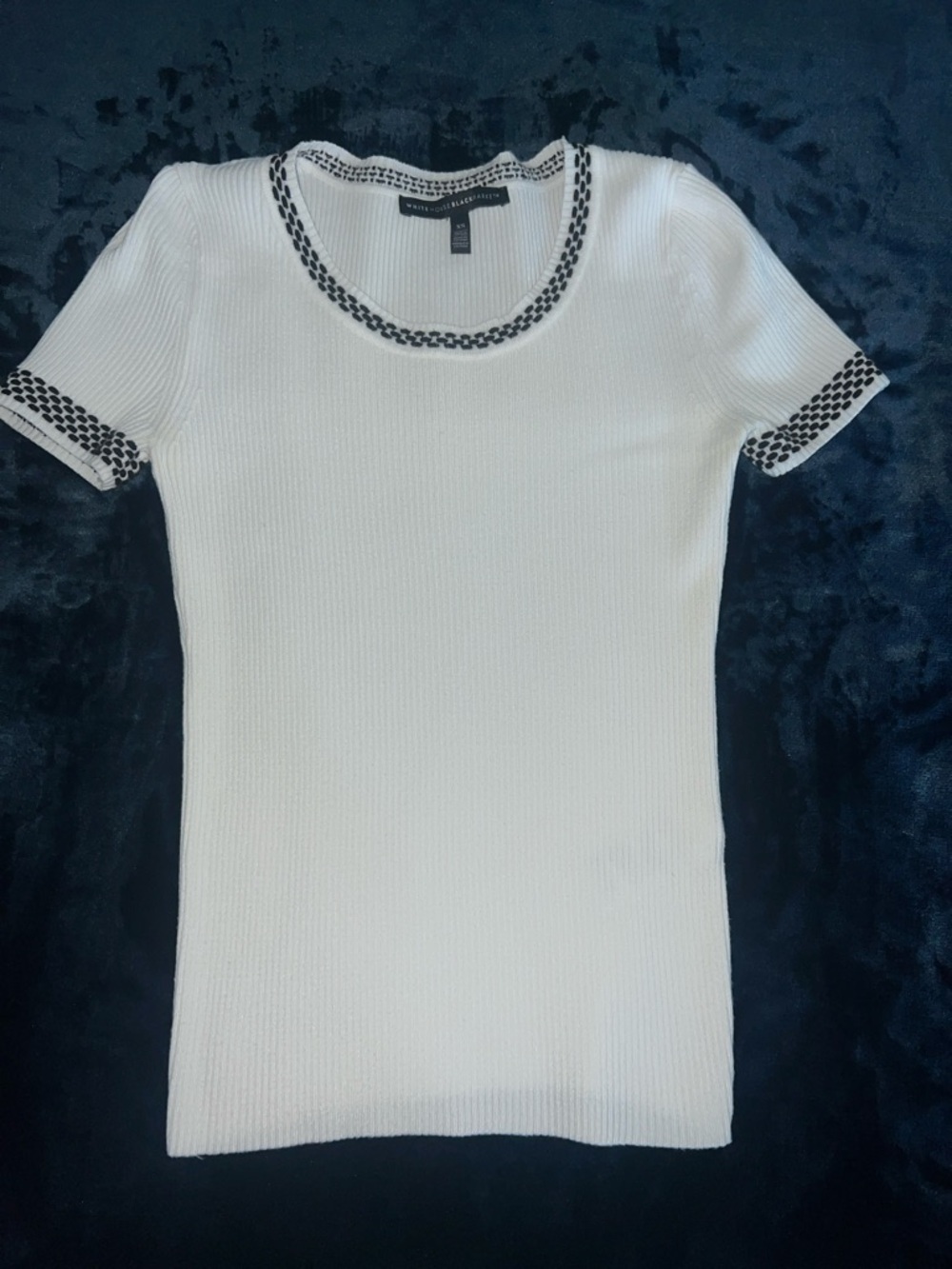 White House Black Market Off White Short Sleeve Ribbed Topwith Black Braid Trim